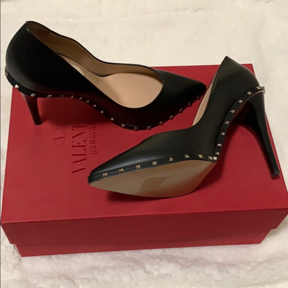 Authentic Valentino stud Pumps